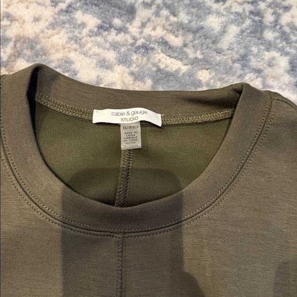 Cable & gauge studio new without tags olive green long sleeve top - Picture 2 of 4